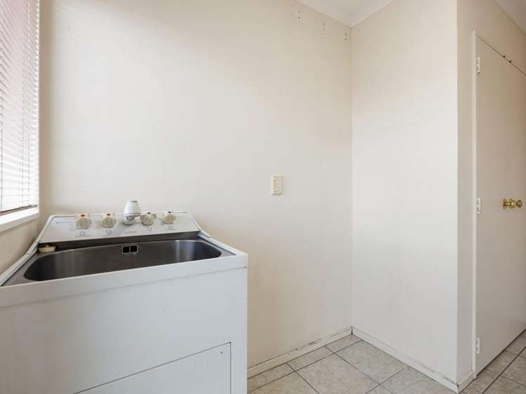 6 Glenside Rise Grandview Heights_19