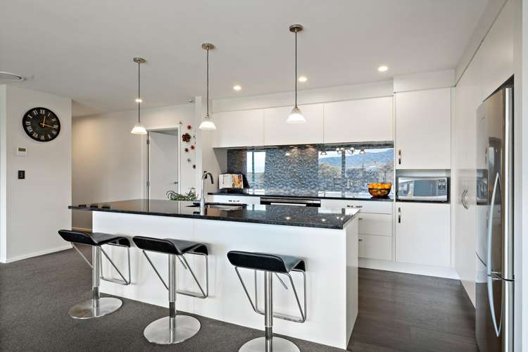 37 Ocean View Crescent Rarangi_12