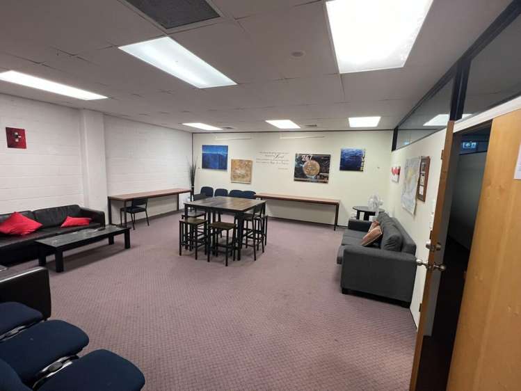 6 Lyttelton Avenue Porirua_2