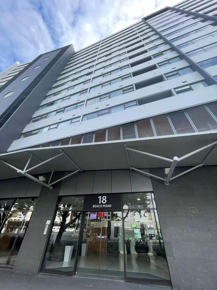 1502/18 Beach Road City Centre_18