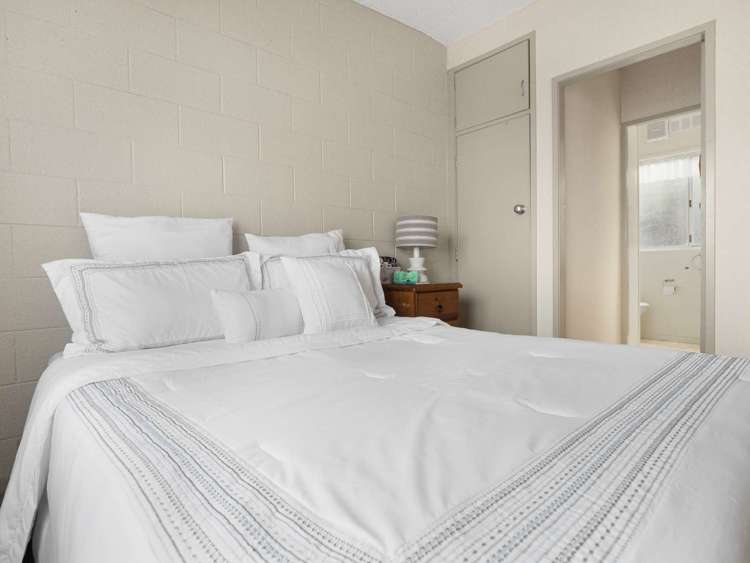 2/100 River Road Hamilton East_9