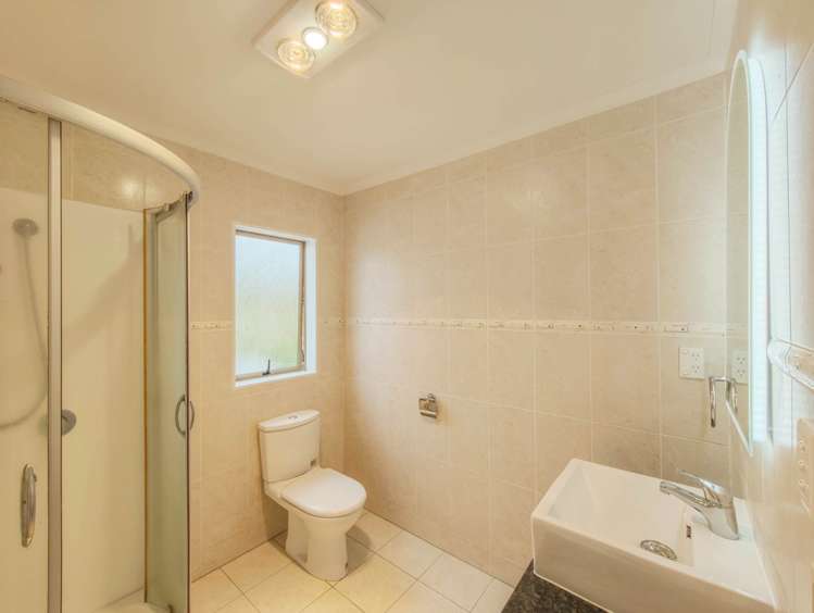 38 Chartwell Avenue Glenfield_17