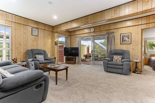 194 Forest Hill Road Waiatarua_3