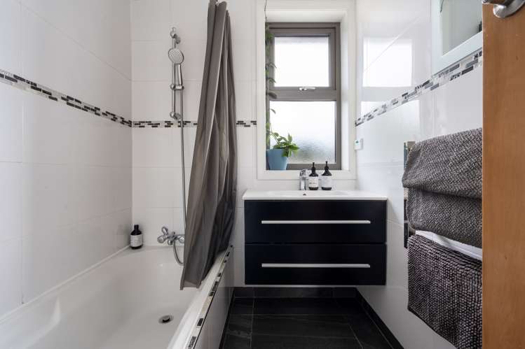 50 Elwyn Crescent Green Island_9