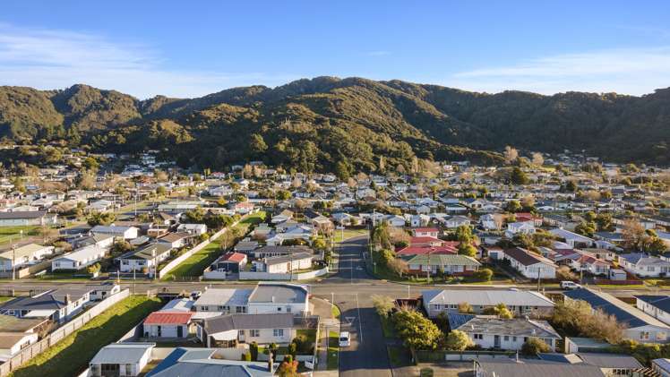 14 Wetherby Grove Wainuiomata_26