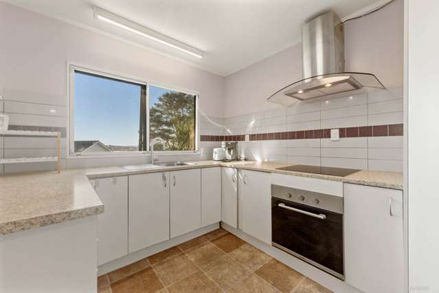 2/601 Glenfield Road Totara Vale_4