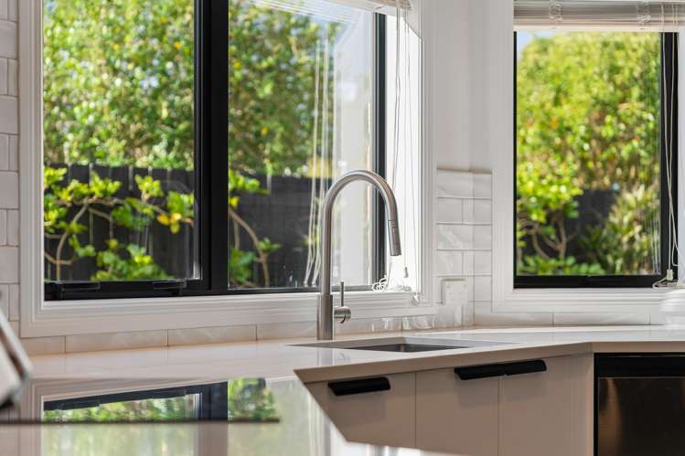 3 Traffic Road Greenhithe_17