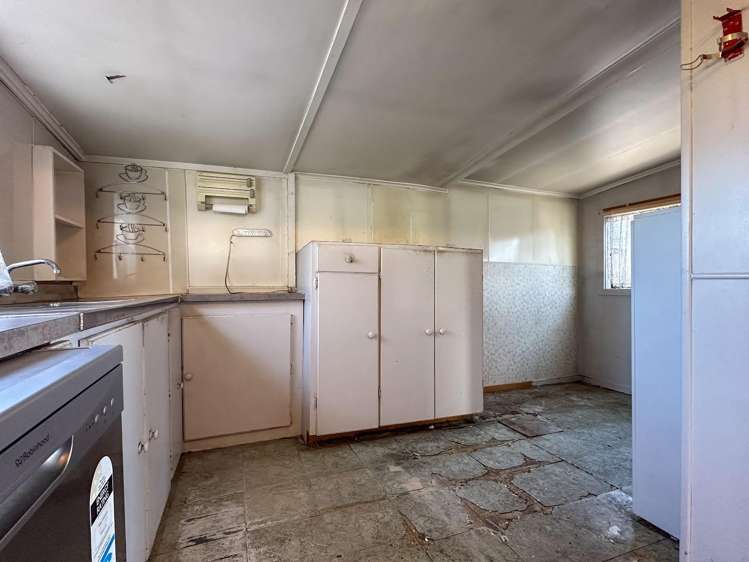 128 Muller Road_4