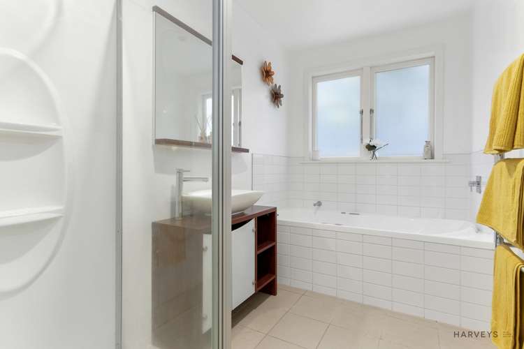 52 Derwent Crescent Titirangi_10