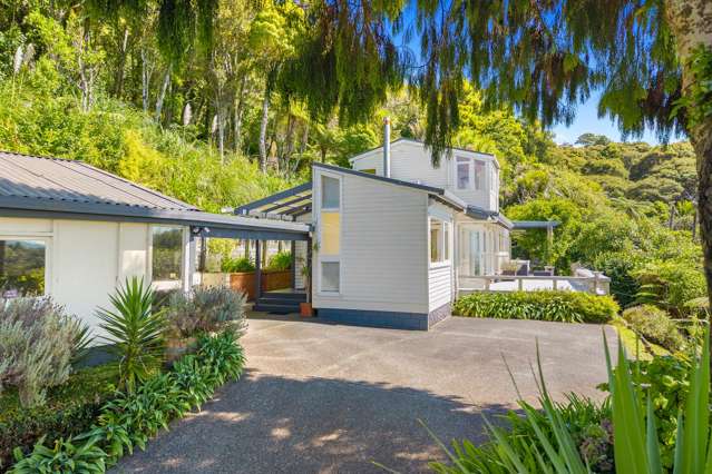 858 West Coast Road Waiatarua_3