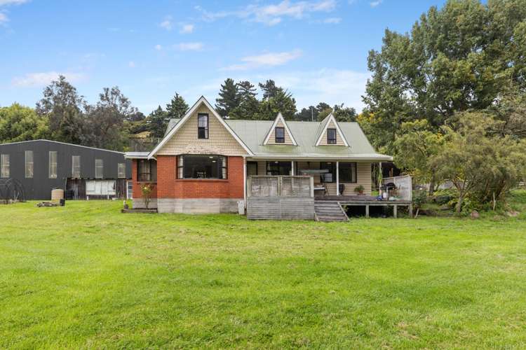 298 & 296 Worsleys Road Cracroft_3