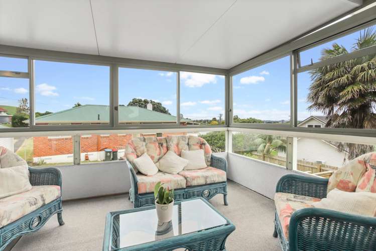 2/213 Queens Road Panmure_3