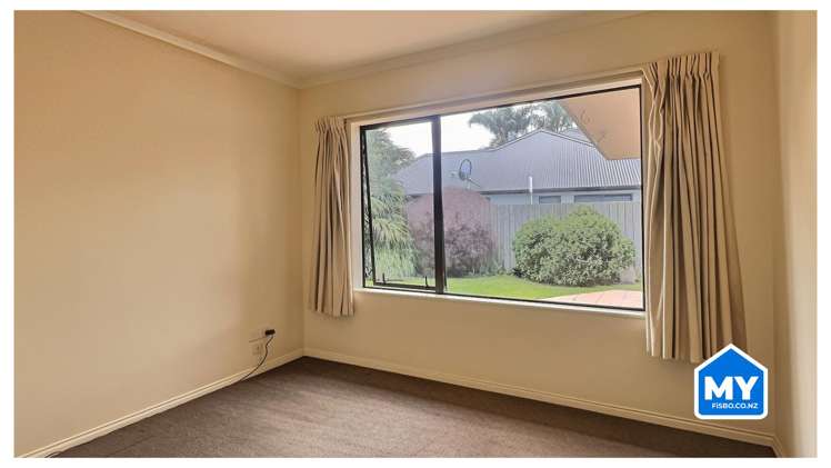 215 Frimley Oaks Frimley_10