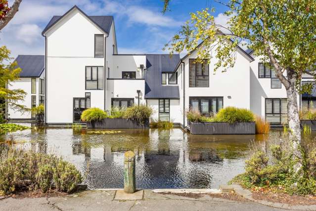 Merivale Pad - Office Road - $799,000