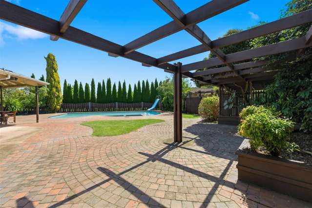 Large Family Retreat on Private Rural Section