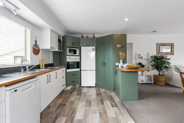 105 McKellar Place_4