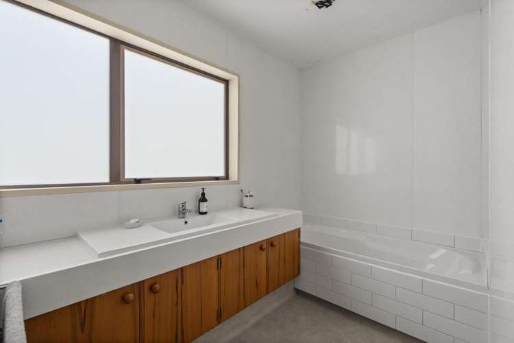 32 Hillcrest Road Otumoetai_19