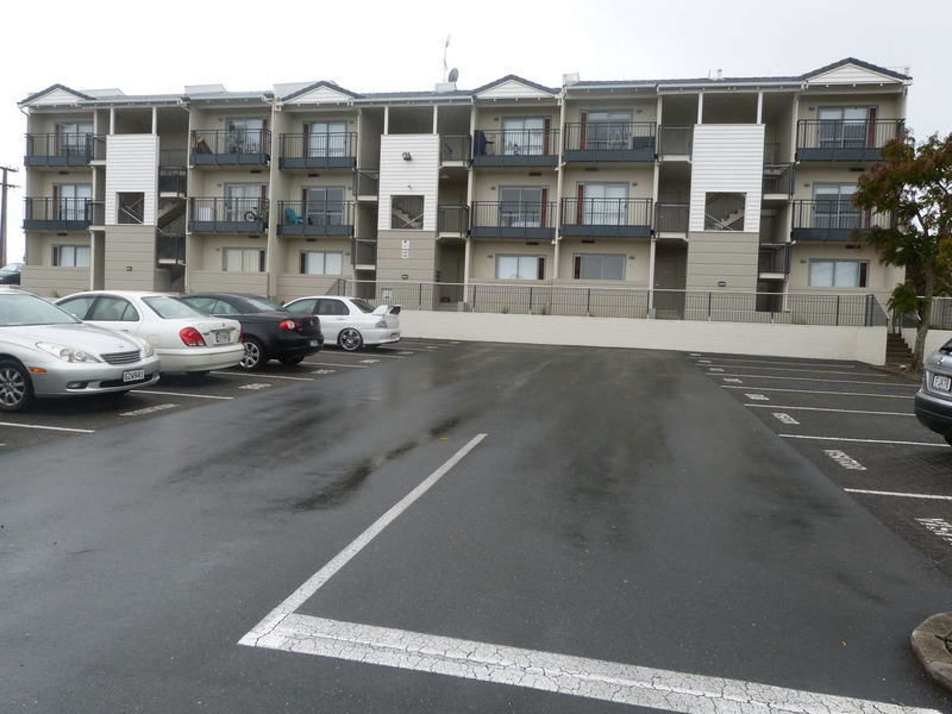 B4/71 Spencer Road Oteha_0