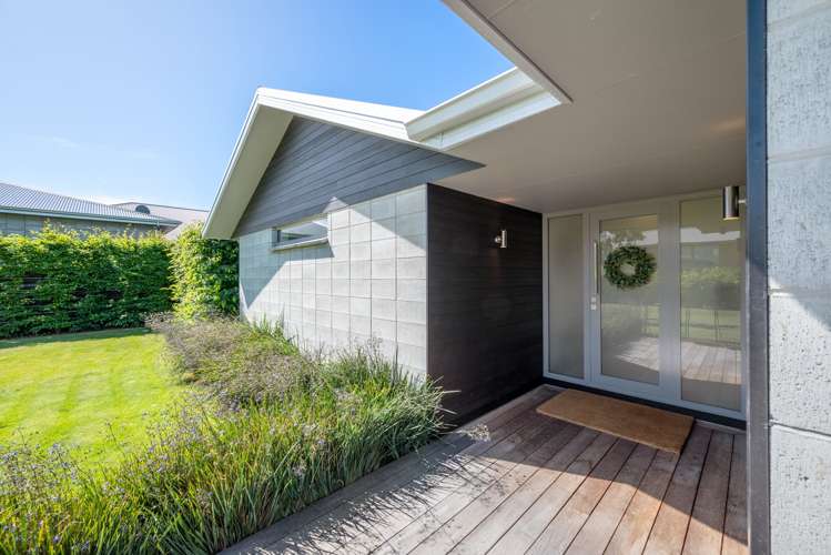 5 Avignon Place Fairhall_51