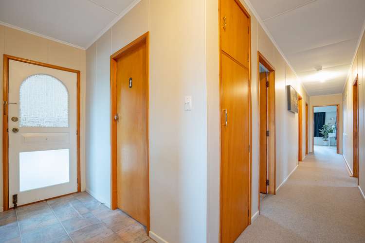 404 High Street South Carterton_17