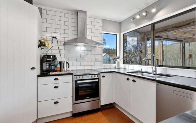 63a Brynderwyn Road, RD2 Maungaturoto_4