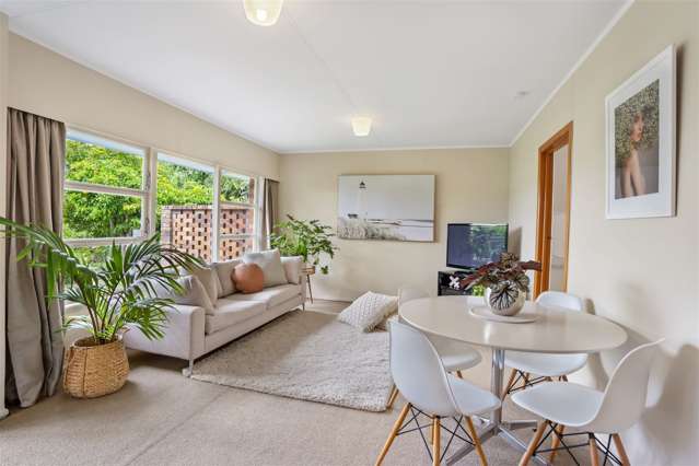 2/1 Ocean View Road Hillcrest_3