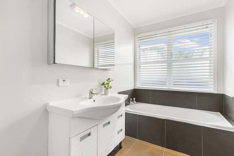 4 Lancaster Road Beach Haven_15