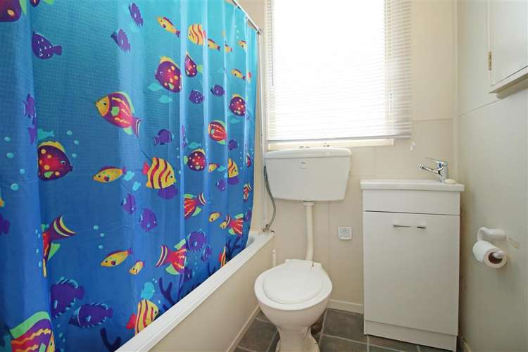 1/2 Churchill Avenue 10643_3