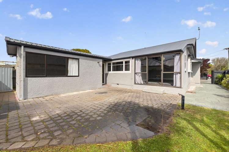 81 Wildberry Street Woolston_16