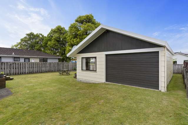 118 Charleston Avenue Whangamata_2