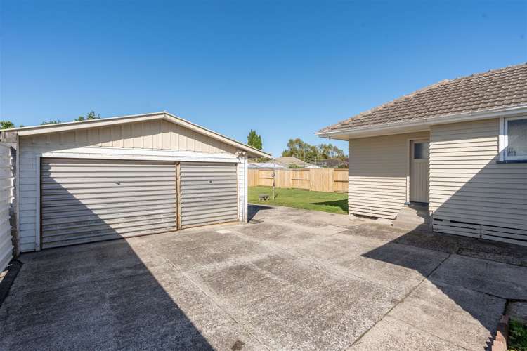 42 Montgomery Crescent Bader_9