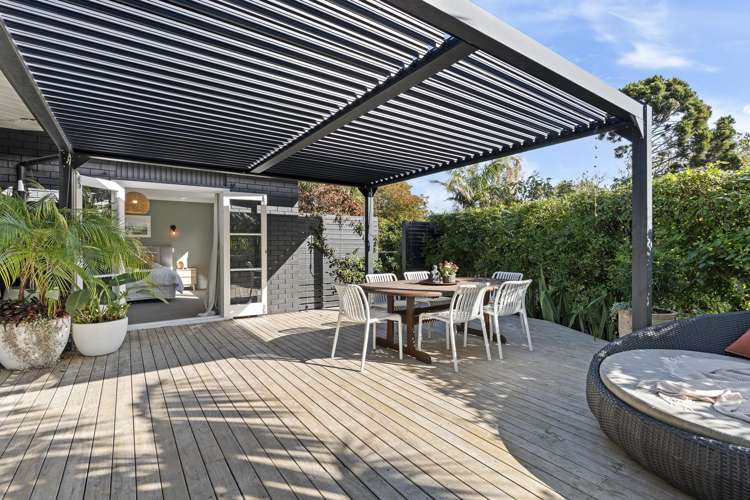 222 Tukapa Street Westown_15