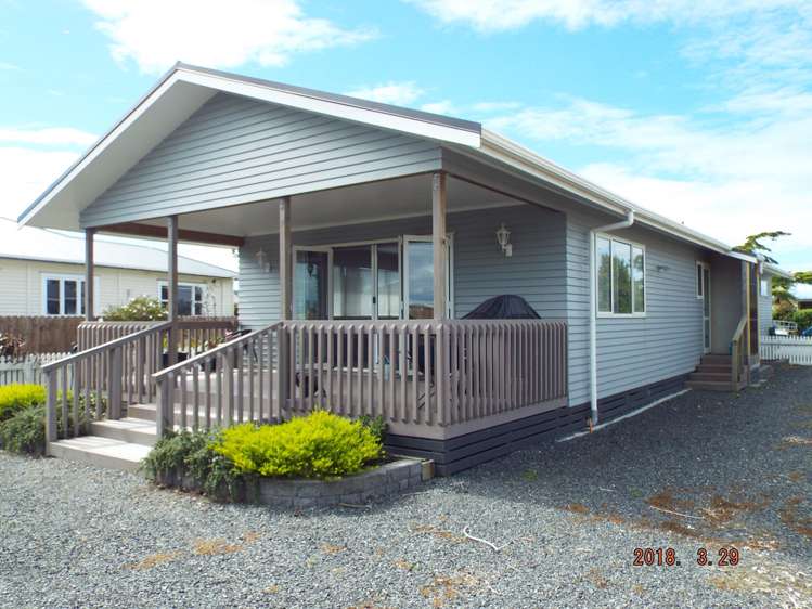 1b Front Miranda Road Waitakaruru_11