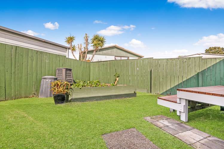 2/23 Starforth Place Henderson_3