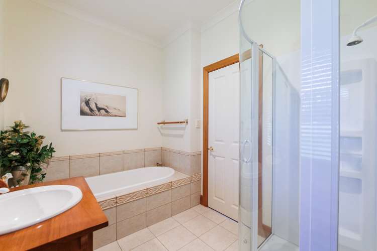 5 Waicola Drive Fitzherbert_18