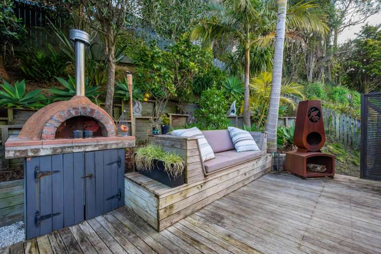 1/11 Honeysuckle Lane Mairangi Bay_24