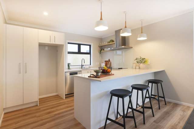 2 Helvetia Grove Naenae_4