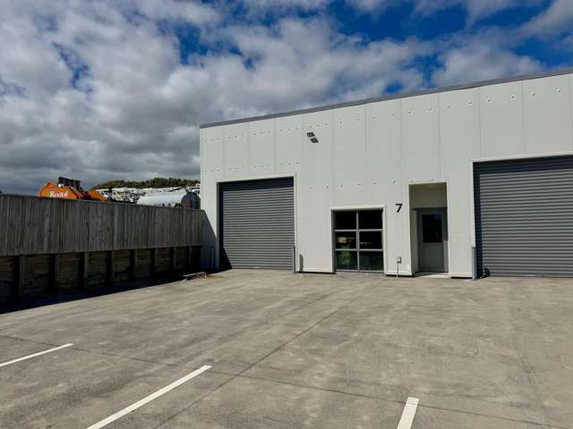 Modern 193sqm warehouse in Bell Block