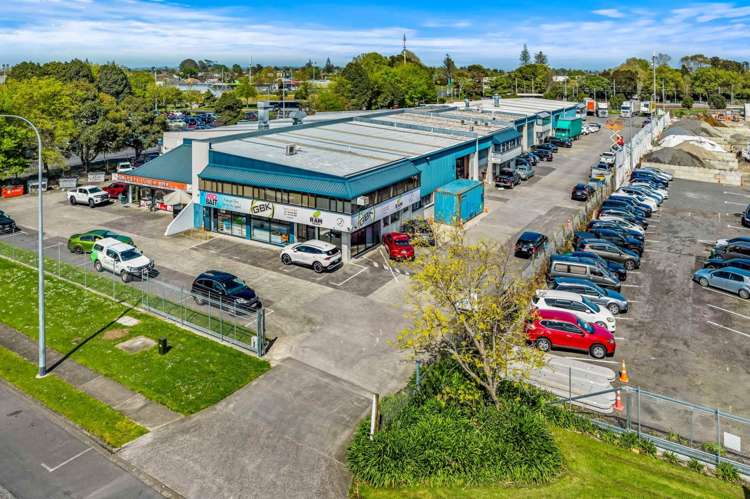 Unit E/12 Dalgety Drive Wiri_8