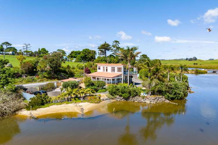 13 Black Swamp Road Mangawhai_32