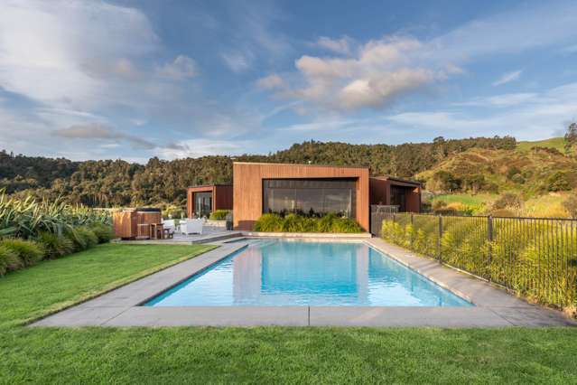 Award-Winning Masterpiece With Panoramic Views!