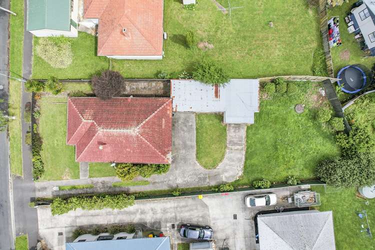 5 Montgomery Crescent Bader_10