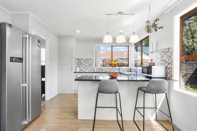 Charming 3-Bed Family Haven!