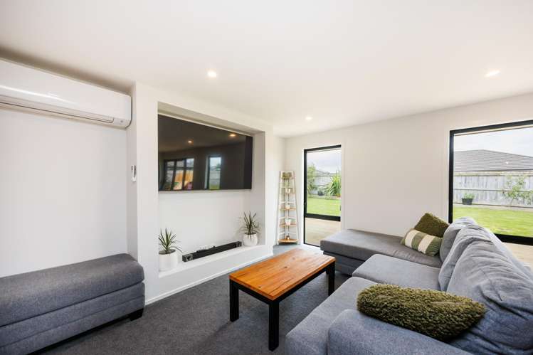 196 Pacific Drive Fitzherbert_7