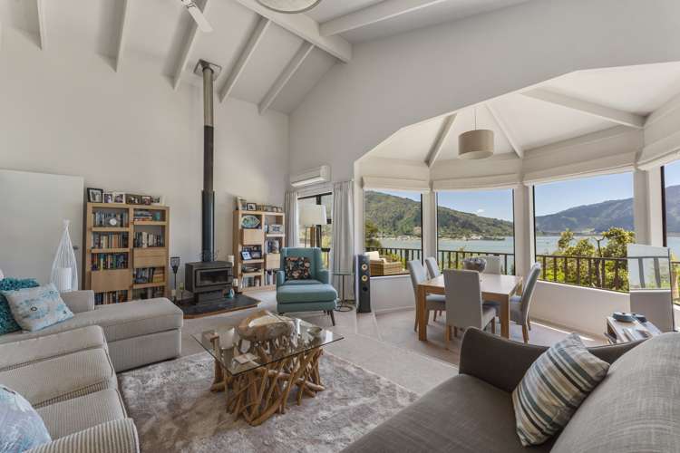 253 Queen Charlotte Drive Havelock_10