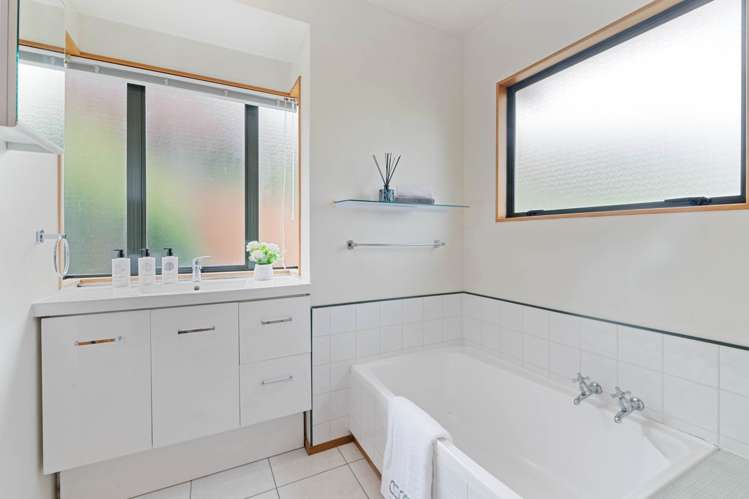7/96 William Bayes Place Red Beach_14