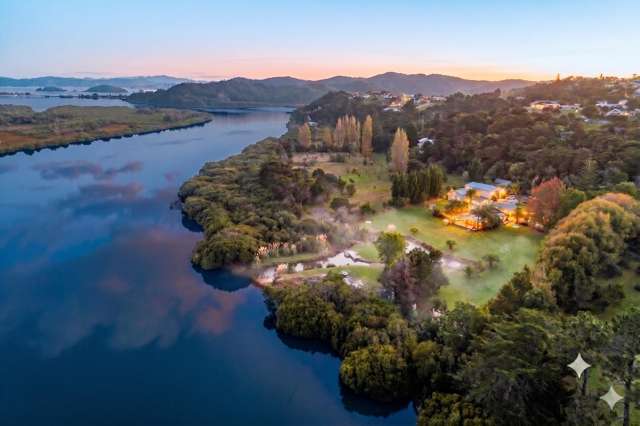 Yorke Road, Paihia