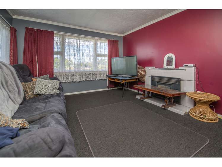 239 Shortland Street Aranui_5