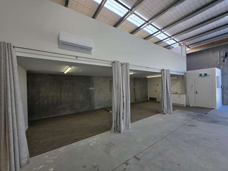 2/7 Lake Bryndwr Lane Burnside_6