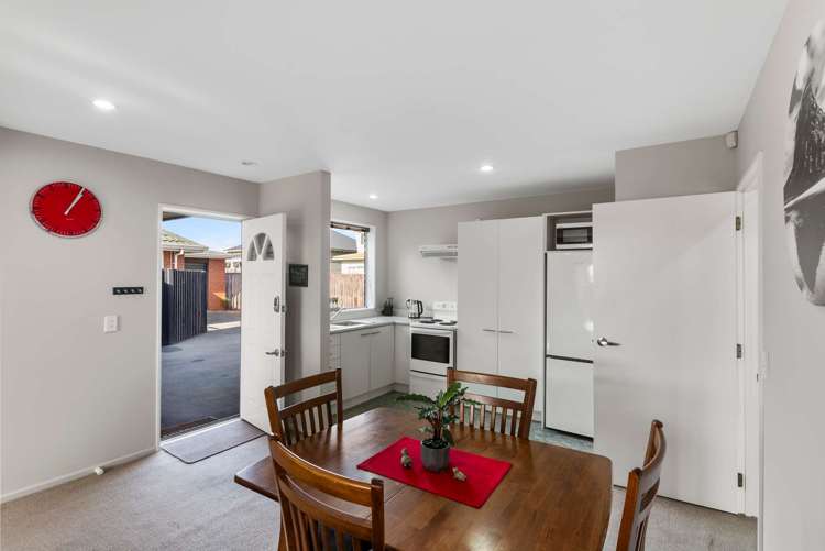 2/20 Braddon Street Addington_4